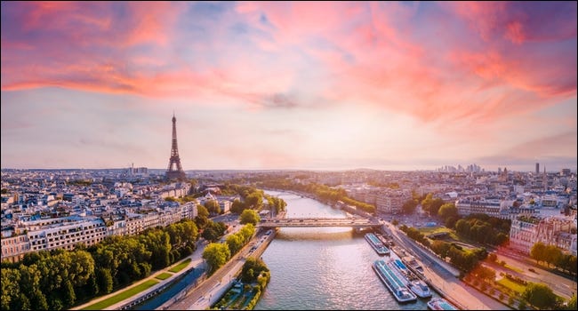 Una vista aérea de París, Francia.